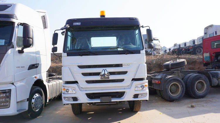 Cnhtc Sinotruk Howo 400 4x2 Tractor Truck for Sale in Dominica